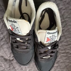 Reebok Cream and Black Sneaker Collar Detail